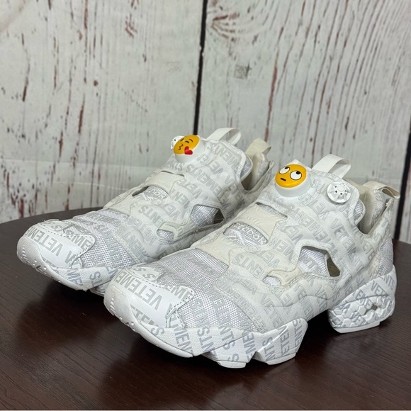 VETEMENTS X REEBOK instapump fury OG emoji white sneakers Men’s 6 Women’s 7 GUC - Picture 17 of 17
